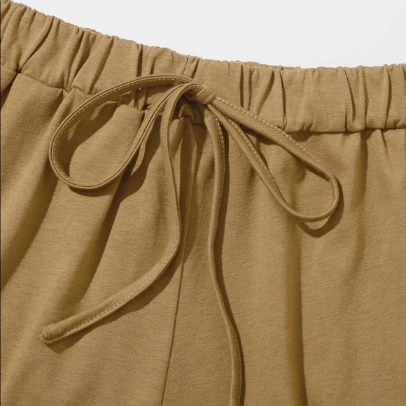 Solid Crop Top & Knot Front Shorts - Picture 4 of 6